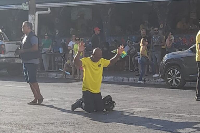 bolsonaristas-se-manifestam-em-defesa-da-anistia-de-ex-presidente-em-cuiaba