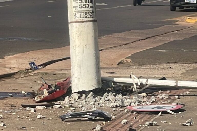 Acidente na avenida Bandeirantes deixa poste destruído acidente-na-avenida-bandeirantes-deixa-poste-destruido