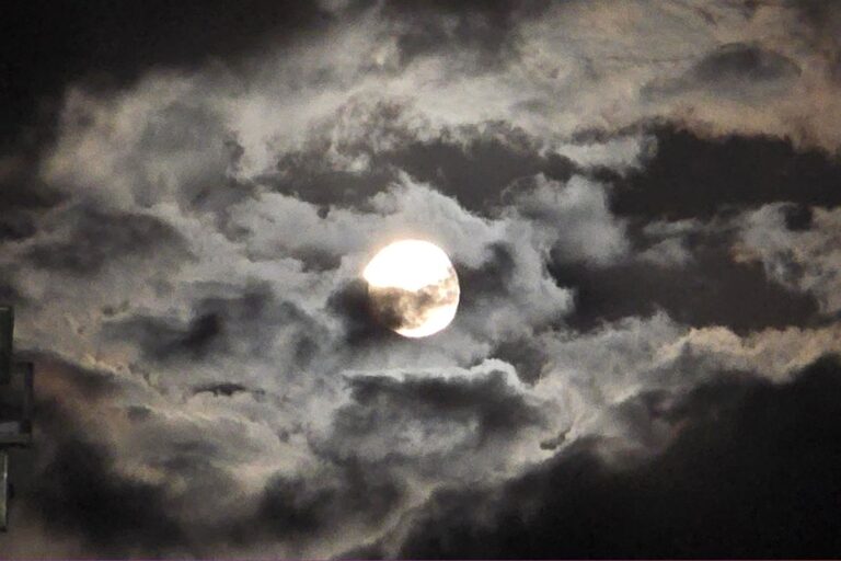 veja-as-estrelas:-ufms-faz-observacao-gratuita-com-telescopio-nesta-sexta