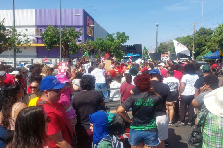 Manifestantes protestam contra PEC da Blindagem e proposta de anistia a golpistas manifestantes-protestam-contra-pec-da-blindagem-e-proposta-de-anistia-a-golpistas