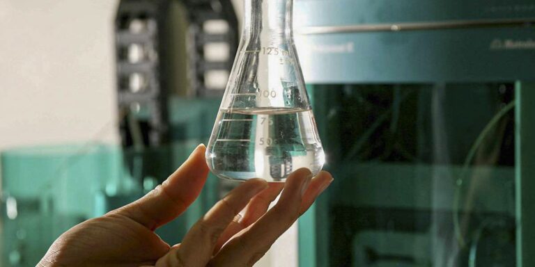 Vigilância Sanitária de SP emite alerta sobre contaminação por metanol vigilancia-sanitaria-de-sp-emite-alerta-sobre-contaminacao-por-metanol