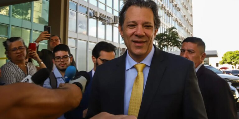Haddad comemora aprovação da isenção do IR na Câmara: “Foi um golaço!” haddad-comemora-aprovacao-da-isencao-do-ir-na-camara:-“foi-um-golaco!”