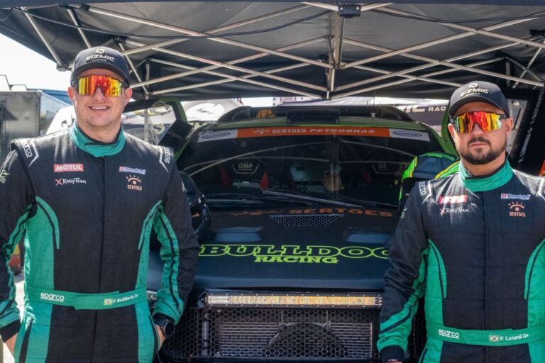 Carro de campeão do Rally dos Sertões, teve que ser reconstruído um mês antes da corrida carro-de-campeao-do-rally-dos-sertoes,-teve-que-ser-reconstruido-um-mes-antes-da-corrida