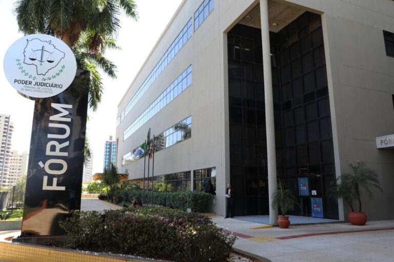 Homem é condenado a pagar R$ 8 mil para vizinha após xingamentos e ameaças homem-e-condenado-a-pagar-r$-8-mil-para-vizinha-apos-xingamentos-e-ameacas