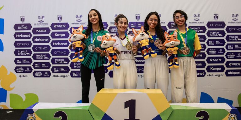 atleta-do-taekwondo-se-despede-de-seu-ultimo-jubs-com-tricampeonato