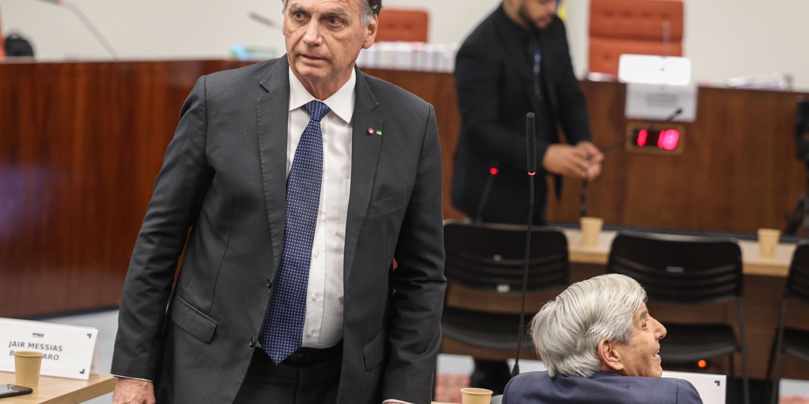 bolsonaro-pede-autorizacao-para-comemorar-aniversario-da-filha