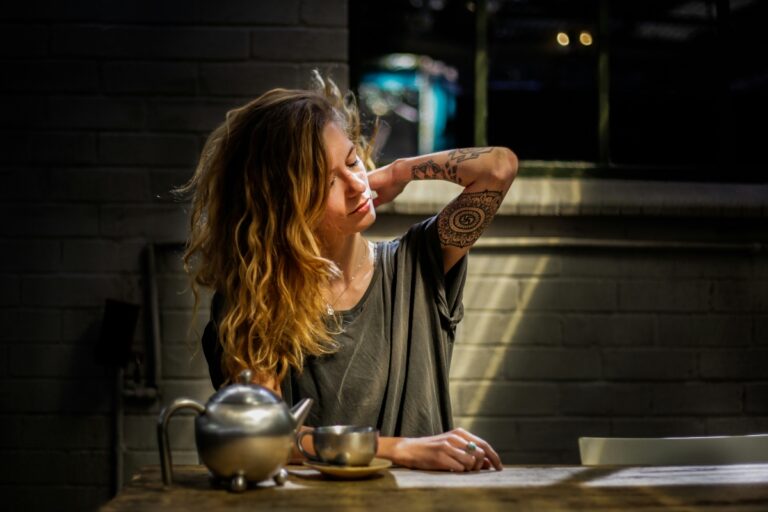 entenda-por-que-jovens-tem-sentido-mais-dores-nas-costas-e-como-evitar