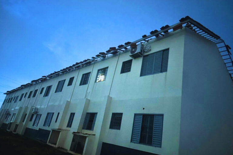 temporal-arranca-telhado-e-alaga-casas-em-varzea-grande