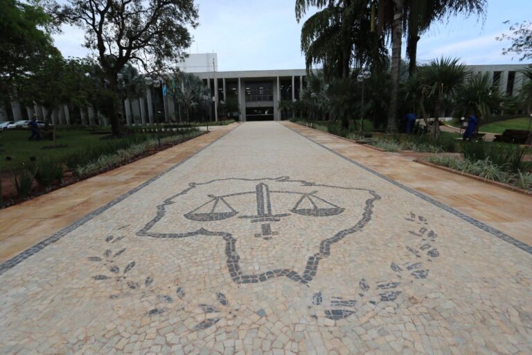 ex-desembargador-deve-devolver-milhoes-por-liberacao-ilegal-de-precatorio