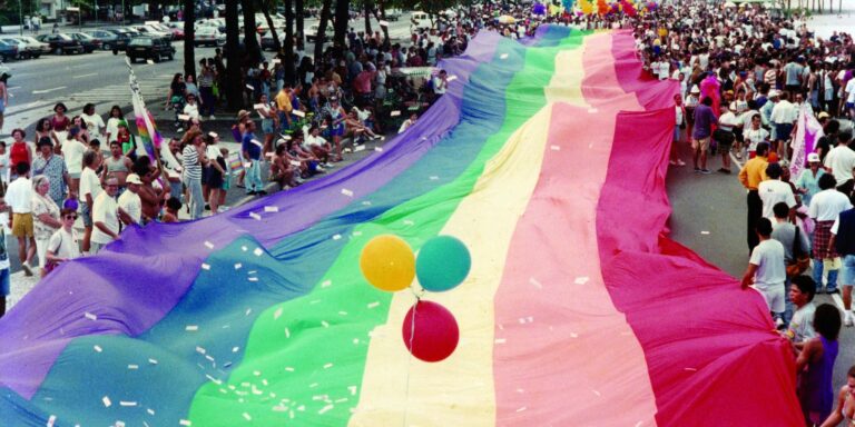 ha-30-anos,-marcha-no-rio-inaugurava-paradas-do-orgulho-lgbt-no-brasil