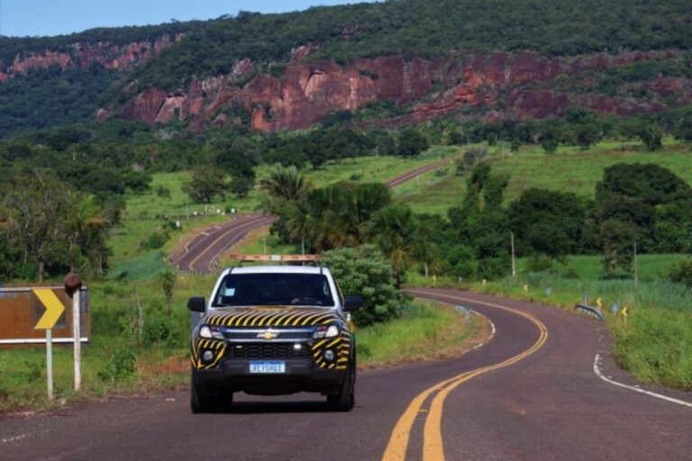 casal-vai-receber-r$-10-mil-apos-autuacao-da-prf-em-carro-alugado