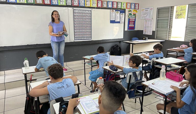 campo-grande-atualiza-cronograma-do-piso-dos-professores-ate-2030;-confira