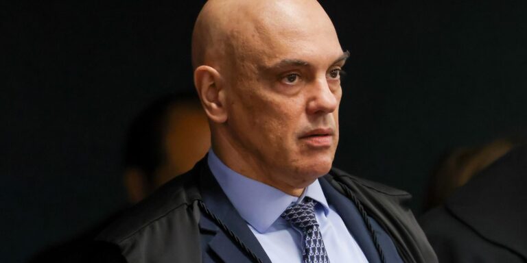 em-decisao,-moraes-cita-“eventual-tentativa-de-fuga”-de-bolsonaro