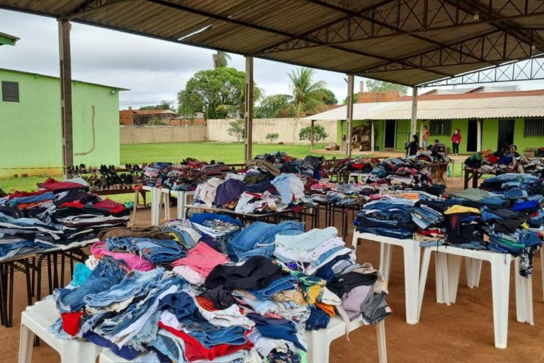 bazar-do-dia-da-mulher-tem-roupas-por-r$-3-em-campo-grande