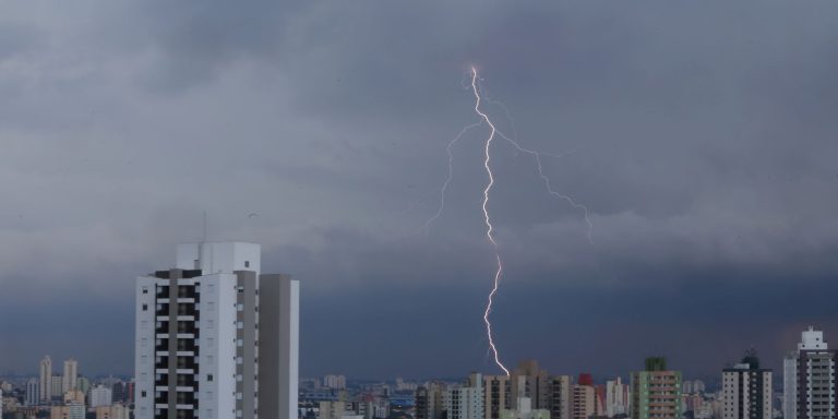 chuva-em-sp-provoca-alagamentos-e-deixa-zona-leste-em-estado-de-alerta