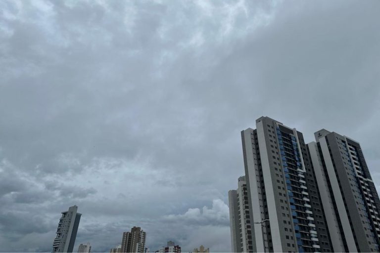 terca-segue-com-tempo-instavel,-com-pancadas-de-chuva-e-risco-de-temporais-isolados