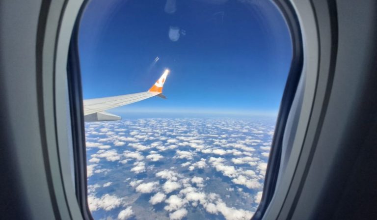 passageiros-indisciplinados-podem-arcar-com-multa-de-r$-17-mil-e-ficar-sem-voar-por-1-ano