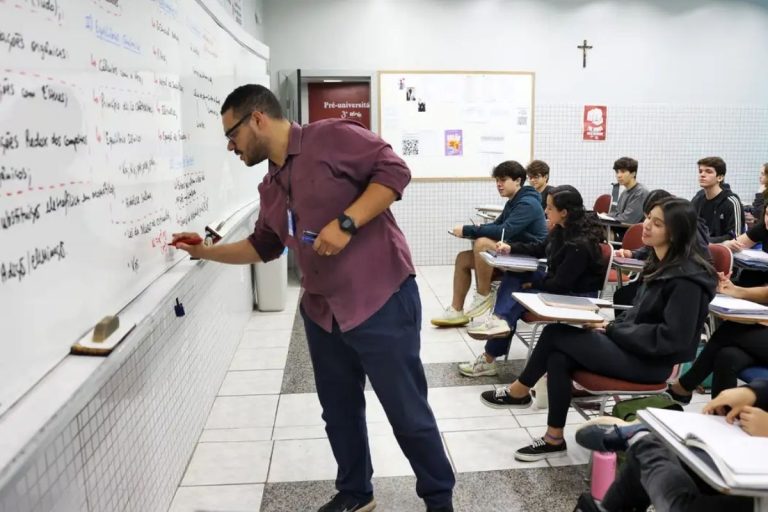 de-professor-a-farmaceutico:-prefeitura-abre-selecao-com-salarios-de-ate-r$-4,5-mil