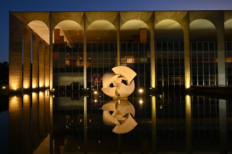 itamaraty-confirma-morte-de-mae-e-crianca-brasileiras-no-libano-apos-ataques-de-israel