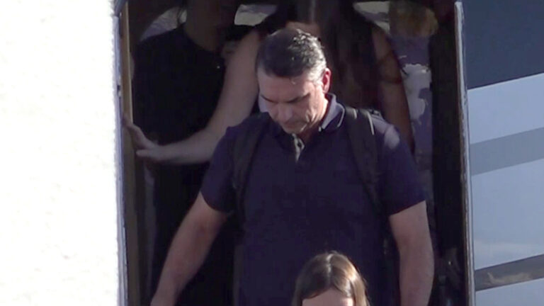 A estratégia de Flávio para sair do Brasil: veículos e aeronaves