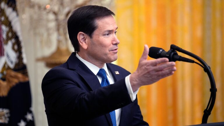 Rubio afirma que governo Trump não ajudou Flávio a ir para os EUA
