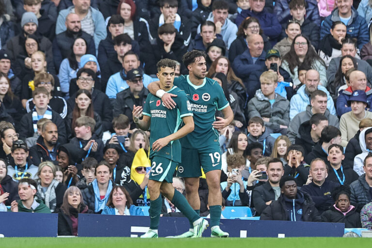 Brighton consegue vitória inédita no Etihad, encosta no City e embola luta pela ponta
